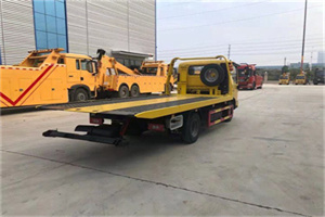 新区非事故拖车