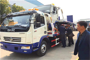 新区汽车道路救援拖车价格